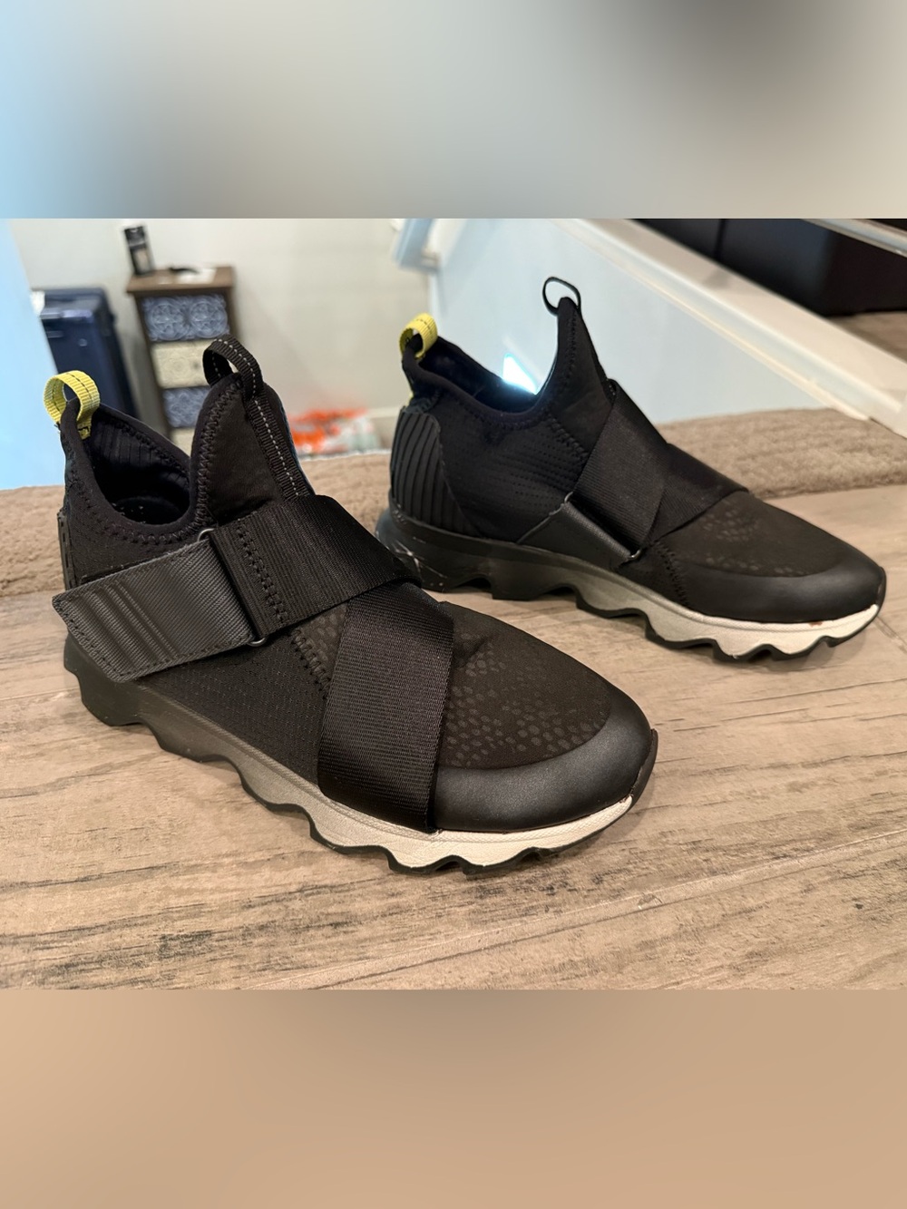 Sorel Kinetic Strapped Sneakers; Size 7